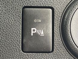 【クリアランスソナー】バンパーに付いたセンサーが障害物を検知！一定の距離に近づくとアラートで教えてくれます♪狭い駐車スペースや車庫入れ時も安心ですね☆