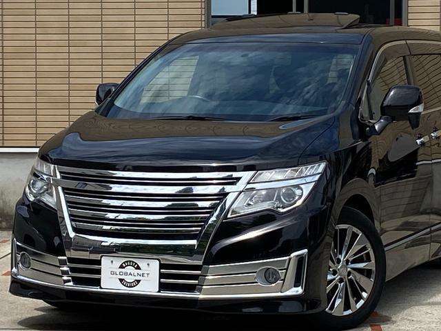 人気の【特別仕様車ライダー】が入庫★【4WD】でダブルサンルーフや黒革シート・両側パワスラ・パワーバックドアを装備！上級グレードで高級装備が搭載！稀少オプションのHOT＆COOLボックスも装備済み★！