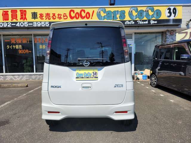 ルーフスポイラー装備でリアスタイルもバッチリ☆リアスモークガラス＆サイドバイザー＆リアワイパー付☆