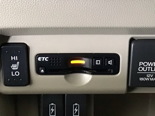 【ETC車載器】もはや必須アイテムのETCを搭載！高速道路のご利用時にとても便利！わずらわしい料金所での現金支払いが不要となりスムーズに通過できます♪