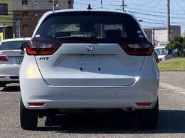 初めてお車に乗られる方、車の事が良くわからない方など納車時に丁寧にメンテナンス方法、注意点などをお伝えしております。給油口の開け方からチェックランプ、オイル交換の必要性！など何でもお伺い下さい！