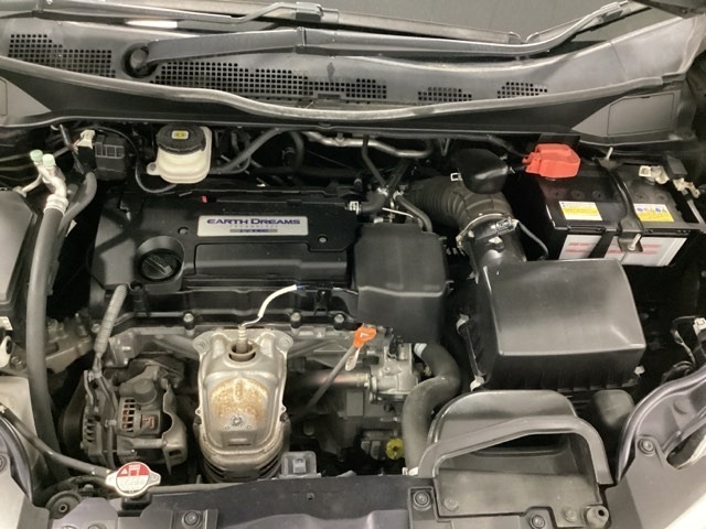 ホンダスタッフがしっかり整備して保証付きにてお渡し致します。エンジンルーム＆室内ルームともにクリーニング済みで清潔です。快適なドライブをお楽しみください。