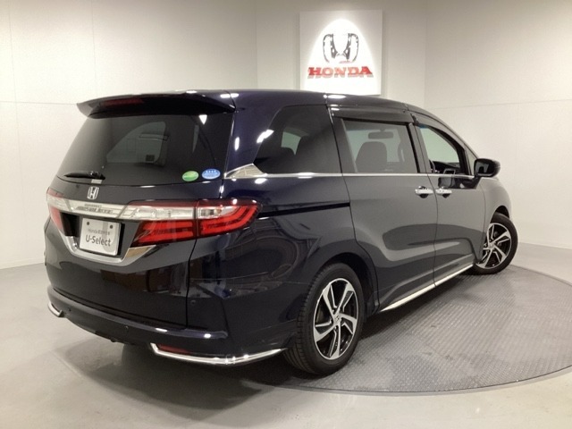 【Honda認定中古車 U-Select】　は3つの安心をお約束します。　1　Hondaのプロが整備した安心。 2　第三者機関がチェックした安心。　3　購入後もHondaが保証する安心。