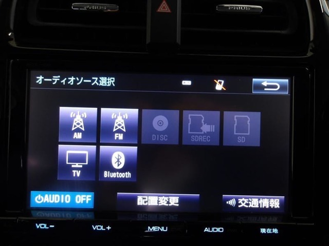 純正ナビを装備。タッチパネル式で使いやすく、お出かけもラクラクです。