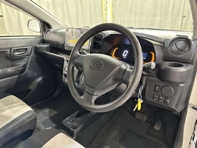 当店のこだわりはズバリ「価格」です。車両仕入れにとことんこだわり、良質な車両を安く取り揃えております。