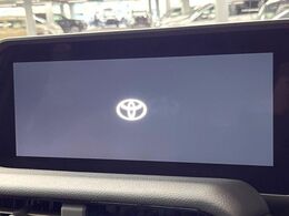 【JBLサウンドシステム】メーカーオプションの高品位サウンドシステムを搭載。専用のチューニングが施された大小様々なスピーカーから良質なサウンドが奏でられ、臨場感あふれる音響空間を演出します。