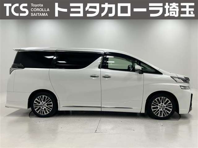 外板色はホワイトパールクリスタルシャイン（070）！ボディサイズは全長493×全幅185×全高188センチ！3ナンバー登録となります！
