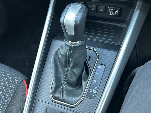 【　シフト　】シフトも操作しやすく快適なドライブを楽しんでいただけます♪