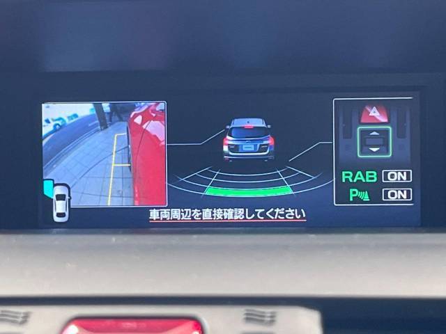 【サイド＆バックカメラ】停車・駐車時に死角になりがちな運転席から見えづらいサイドとリアの障害物を確認できます！雨天時や夜間などは特に活躍してくれるアイテムです。