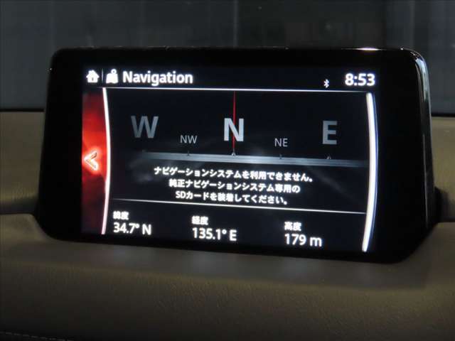 ナビは別途ナビSDカードのご購入が必要となります。また有線でスマホ連動も可能です。