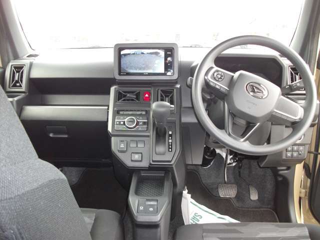 カッコイイ コックピット。運転もし易いです。