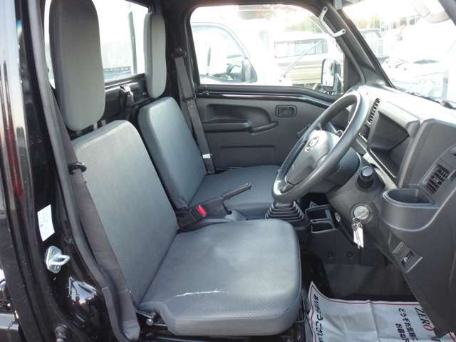 【色々なお車が展示】かわいい車・珍しい色・アウトドアーで使う・リフトアップ・車中泊・オフロードタイヤ・マッドテレーンタイヤ・トランポ・スライドドア・キッチンカー・ベース車などもお気軽に相談ください。