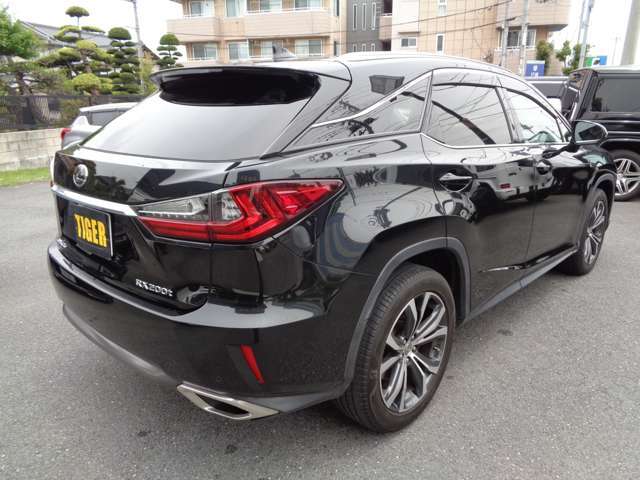 買取で入ってきたお車ですのでお求め易いお値段にてご提供いたします☆早い者勝ちの1台となりますのでお早めにご検討ください♪