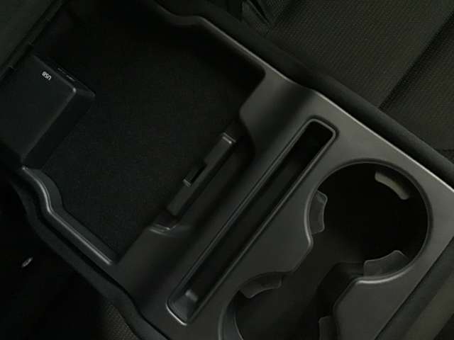 ドリンクホルダーもきちんと2人分。