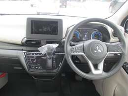 インパネ全体です！内装のボタンの位置などをご確認ください♪