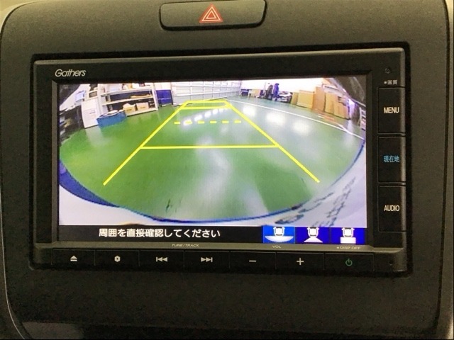 バックモニター付きで車庫入れも安心【カメラアングルは3パターンから選べます】知らない道でも安心して楽しくお出かけができます