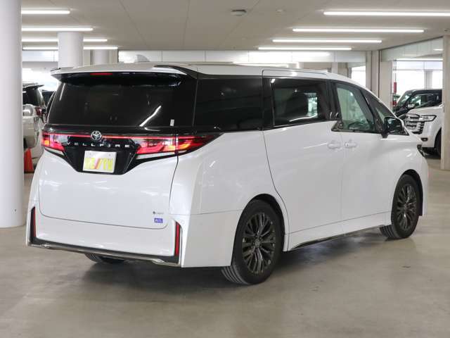 遠方（九州、沖縄除く）のお客様でも陸運局に持ちこまずに名義変更可能ですので店頭納車の場合は余計な諸費用も頂いておりません。遠方陸送納車も格安にてご納車可能です☆自走の場合は交通費相当でお届けも可能です