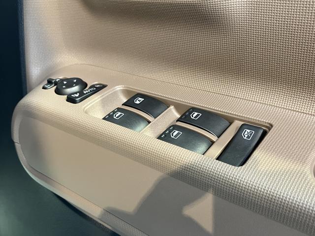 車両状態証明書修復歴の有無も一目瞭然。機能や内装・外装、走行距離、修復歴の有無をチェックし、クルマの状態を10段階にした車両状態証明書。数字や記号を使ってわかりやすく表示しています。