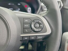 【レーダークルーズコントロール】高速道路での長距離走行が楽に！！自動で速度を保つクルーズコントロールが、衝突軽減システムと連携し、前方の車両を感知して車間を保つように速度調節してくれます！！