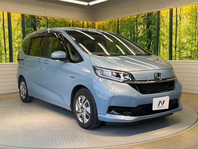 大好評のボディコーティング「弾スプラッシュコート」もご納車までに施工可能。通常のガラスコートと異なる、耐久年数6年の無機質ガラスコーティングが、ボディをキレイな状態に保ってくれます。
