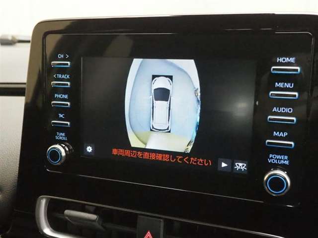 パノラミックビューモニター付きです。車両を上から見たような映像をディスプレイオーディオ画面に表示。運転席からの目視だけでは見にくい、車両周辺の状況をリアルタイムでしっかり確認できます。