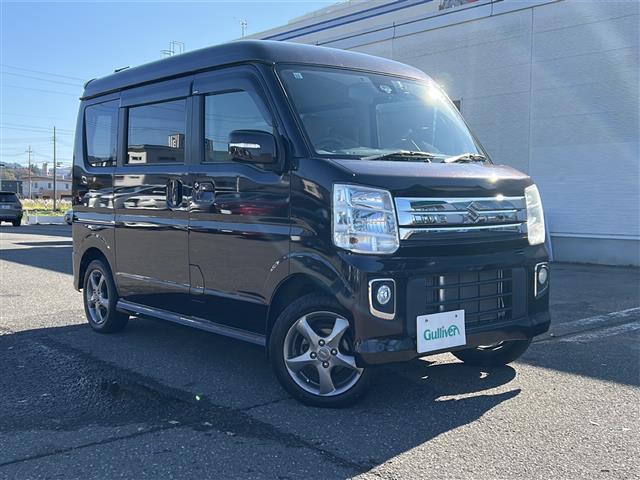 展示場には厳選した4WD車をご用意心行くまで比較していただけます。落ち着きのある空間で、ゆったりとお過ごしいただけます。キッズスペースもございますので、小さなお子様連れのお客様も安心してご来場下さい。