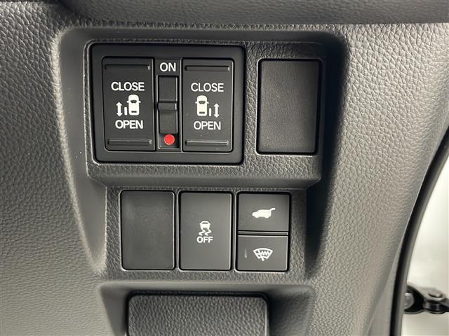 【運転席操作部】快適なドライブを楽しむための機能が装備されています！運転席から触れるので、使いやすいです！除菌プランいれていただくと、さらに清潔で安心していただけます！