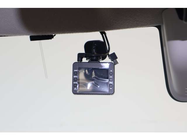 前後方2カメラドライブレコーダー（ユピテル製DRY-TW7500）装着※事故やトラブルが発生した際の証拠映像を記録しスムースな解決に効果を発揮します