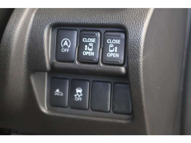 両側オートスライドドア（リモコンキーや室内スイッチ、ドアノブのボタンで開閉可能）/アイドリングストップ（コーストストップ）機能※車速が0Km・hになる前にストップさせ燃費の向上に貢献するシステムです！