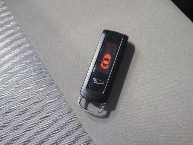 リモコンエンジンスターターが装備されています。寒い時期に嬉しい装備です。