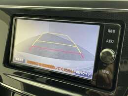 【バックモニター】後ろのカメラの映像がモニターに映し出されるので、後方の見えない死角や、障害物との距離感などもしっかり安全確認することができます！