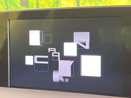 【純正ナビ】人気の純正ナビを装備しております。ナビの使いやすさはもちろん、オーディオ機能も充実！キャンプや旅行はもちろん、通勤や買い物など普段のドライブも楽しくなるはず♪