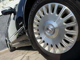 BOSEサウンドシステム　後席シートヒーター/バイブレター　前後席パワーシート　前後ドラレコ　クルーズコントロール　助手席オットマン　純正ナビ　バックカメラ　等様々なオプションが装備しております。