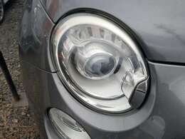 ヘッドライトレンズも綺麗な状態です