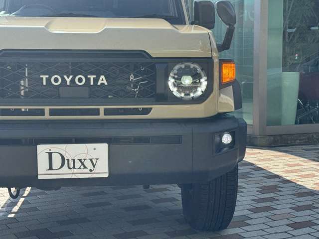 フロントはその車の「顔」として個性やブランドイメージを強く表現します☆彡グリルやヘッドライトのデザインが融合し、力強さや洗練された美しさを演出しており、印象的なフロントは走りの存在感を引き立てます☆彡