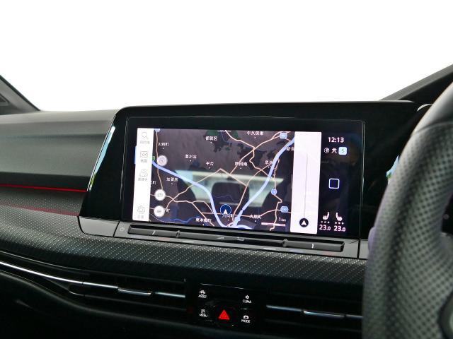 10インチ大型タッチスクリーンを採用したナビはVW通信機能WECONNECTと連動して スマートフォンの画面え表示することが可能です。