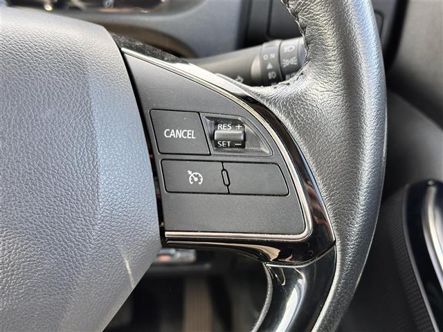 【クルーズコントロール】高速道路や自動車専用道路を走行中にドライバーが設定した速度で、アクセルペダルを踏まなくても、一定の車速で走行してくれます！