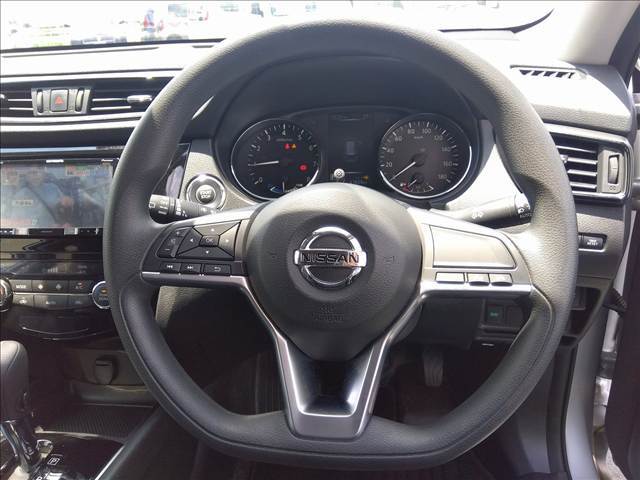 ☆ワンオーナー☆4WD☆ナビ☆Bluetooth☆バックカメラ☆エマージェンシーブレーキ☆オートライト☆コーナーセンサー☆ステアリングスイッチ☆スマートキー☆プッシュスタート☆走行4.1万☆試乗OK☆