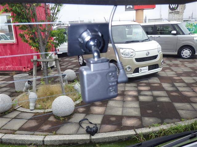 【ドライブレコーダー】映像・音声などの運転中の記録を残します。事故などを起こした起こされた時の証拠になりえますので、もしも時でも安心ですね。