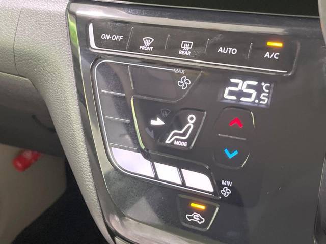 【オートエアコン】一度お好みの温度に設定すれば、車内の温度を検知し風量や温度を自動で調整。暑い…寒い…と何度もスイッチ操作をする必要はありません。快適な車内空間には必須の機能ですね♪