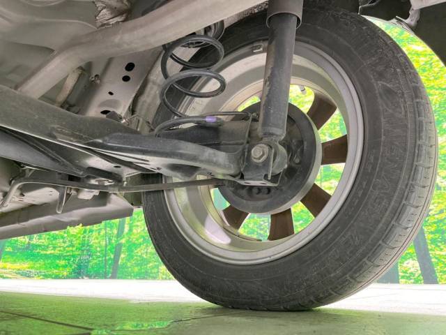 お車を安心してお乗りいただく為には、足回りの定期点検が欠かせません。サービスサポート（有償保証）では無料点検もご提供しており、安心のカーライフをお過ごしいただけるサポート体制が整っています。