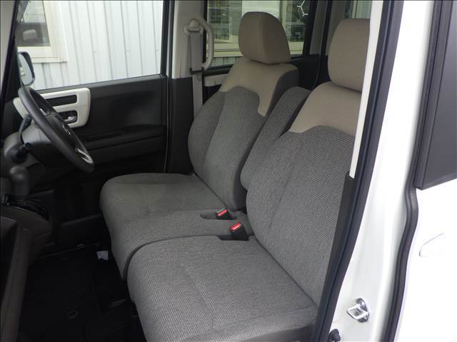 店頭には人気のフリードリンクもご用意してます！女性スタッフも多数在籍してますので、女性の方一人でもお気軽にご来店下さい！