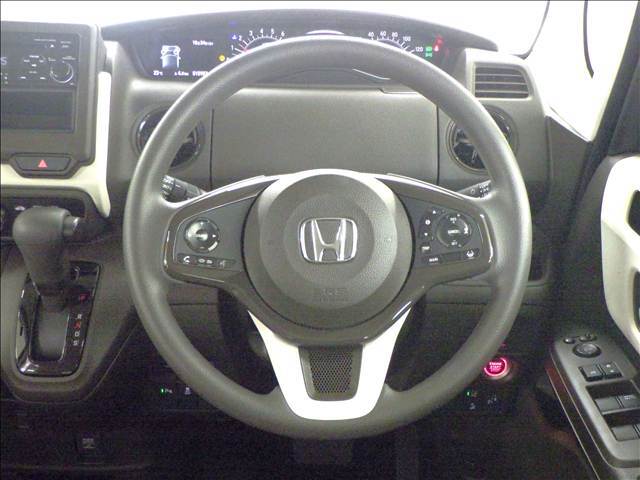 ☆自社のサービス工場（認証工場）も併設しておりますのでメンテナンスから車検までOK！損害保険資格を持つスタッフによるアドバイスもご利用下さい！