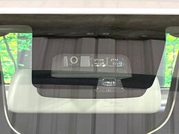 【スズキ　セーフティサポート】走行中に前方の車両等を認識し、衝突しそうな時は警報とブレーキで衝突回避と被害軽減をアシスト。より安全にドライブをお楽しみいただけます。