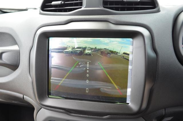 バックカメラと障害物センサーで駐車もスムーズです。