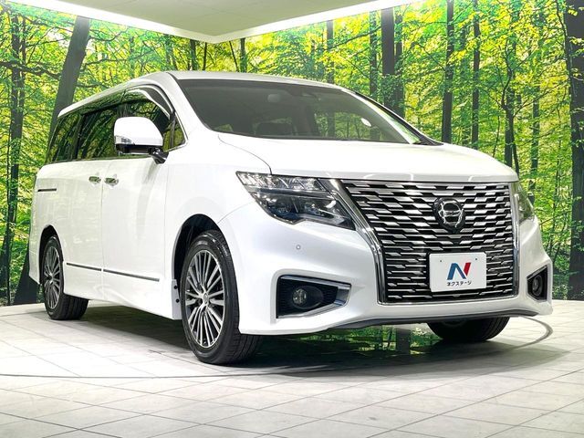 大好評のボディコーティング「弾スプラッシュコート」もご納車までに施工可能。通常のガラスコートと異なる、耐久年数6年の無機質ガラスコーティングが、ボディをキレイな状態に保ってくれます。
