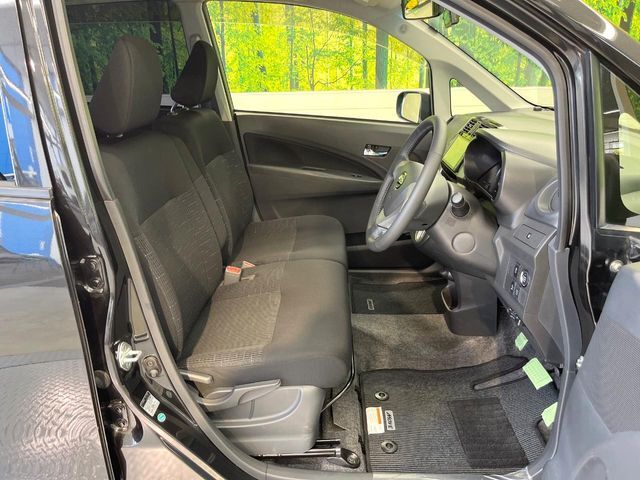 運転席シート廻りは使用感も少なく、良好な状態となっています。丁寧に使われていたことがよくわかりますね。