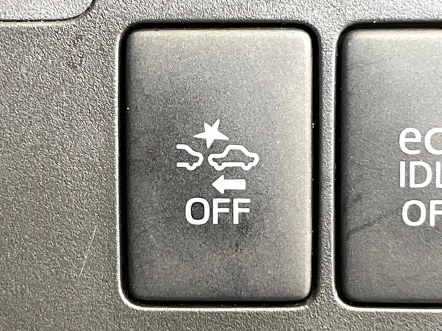 【スマートアシスト】走行中に前方の車両等を認識し、衝突しそうな時は警報とブレーキで衝突回避と被害軽減をアシスト。より安全にドライブをお楽しみいただけます。