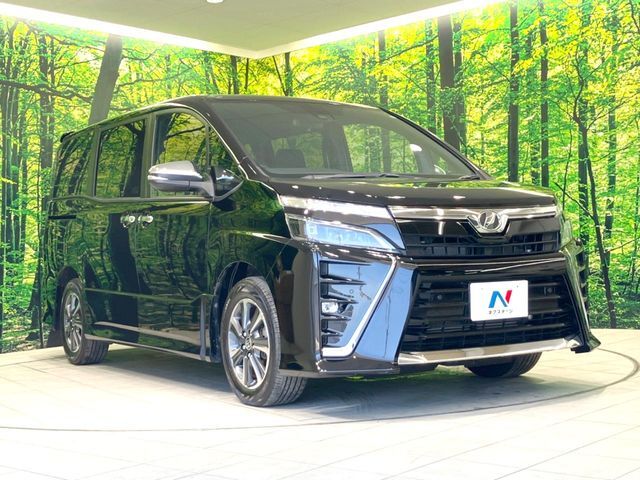 大好評のボディコーティング「弾スプラッシュコート」もご納車までに施工可能。通常のガラスコートと異なる、耐久年数6年の無機質ガラスコーティングが、ボディをキレイな状態に保ってくれます。
