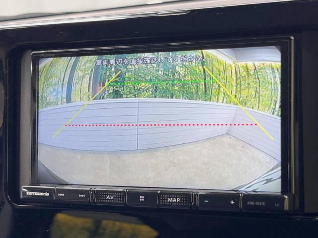 【バックカメラ】駐車時に後方がリアルタイム映像で確認できます。大型商業施設や立体駐車場での駐車時や、夜間のバック時に大活躍！運転スキルに関わらず、今や必須となった装備のひとつです！